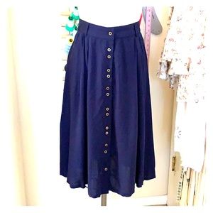Retro Style Midi Skirt with Button Placket